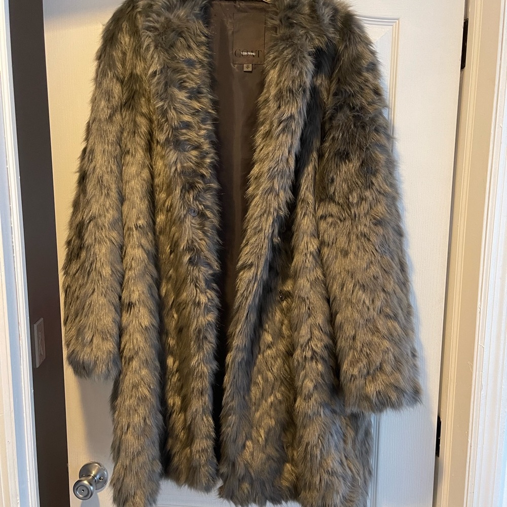 Vera wang grey faux fur coat - Picture 3 of 8